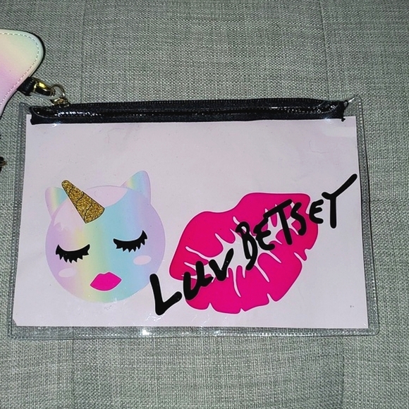 NWOT Betsey Johnson Luv Betsey Unicorn and Clear Pouch Set - Picture 9 of 10